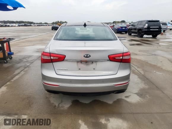 ✅ 2014 Kia Cadenza Premium • VIN: KNALN4D73E5135025 • Lot: 93888385. Listed on Copart with 203,866 mi. Free auction sales archive from the USA and detailed vehicle history report at DreamBid. Image 6.