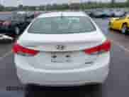 2013 Hyundai Elantra Limited z VIN 5NPDH4AE2DH158831, wystawiony jako IAAI lot #43355202 z przebiegiem 149 589 mil mil oraz . Historia ofert i sprzedaży dostępna na DreamBid. Obrazek 17.