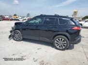 ✅ 2022 Toyota Corolla Cross XLE • VIN: 7MUDAAAG5NV031724 • Lot: 69848655. Wystawiony na Copart z przebiegiem 43 449 mil. Bezpłatny archiwum sprzedaży aukcyjnych z USA i szczegółowy raport historii pojazdu na DreamBid. Zdjęcie 2.