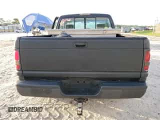 1997 Dodge 1500 z VIN 1B7HC16ZXVS111088, wystawiony jako Copart lot #78022104 z przebiegiem 249 943 mil mil oraz Nie do naprawy • Non repairable. Historia ofert i sprzedaży dostępna na DreamBid. Obrazek 6.