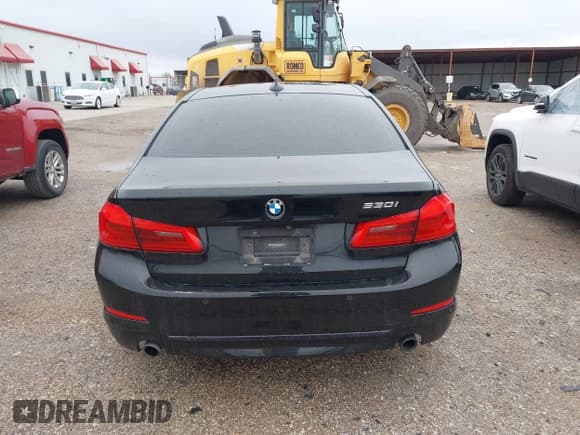 ✅ 2019 BMW 5 Series 530i • VIN: WBAJA5C52KWW06869 • Lot: 41494078. Listed on IAAI with 71,415 mi. Free auction sales archive from the USA and detailed vehicle history report at DreamBid. Image 16.