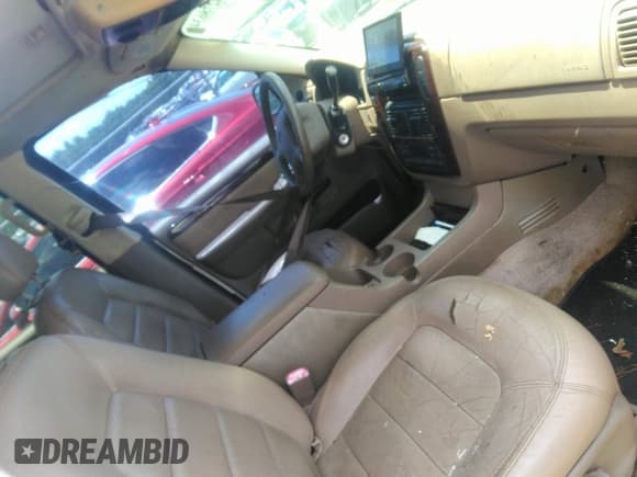 ✅ 2004 Ford Explorer Limited • VIN: 1FMDU65W44ZB42855 • Lot: 42786345. Wystawiony na IAAI z przebiegiem 229 997 mil. Bezpłatny archiwum sprzedaży aukcyjnych z USA i szczegółowy raport historii pojazdu na DreamBid. Zdjęcie 5.