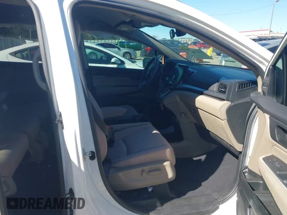 ✅ 2021 Honda Odyssey EX • VIN: 5FNRL6H50MB014070 • Lot: 43472466. Wystawiony na IAAI z przebiegiem 64 924 mil. Bezpłatny archiwum sprzedaży aukcyjnych z USA i szczegółowy raport historii pojazdu na DreamBid. Zdjęcie 5.