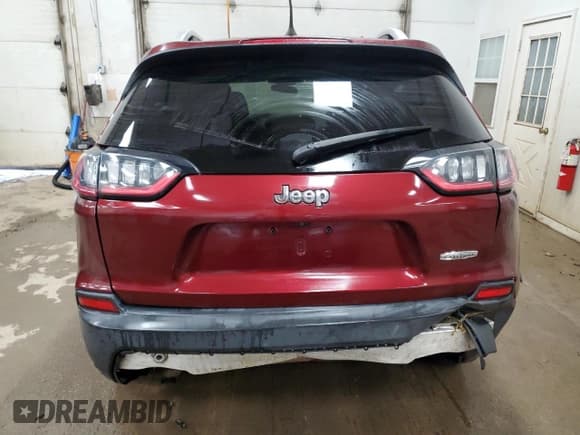 ✅ 2019 Jeep Cherokee Latitude • VIN: 1C4PJLCB0KD241143 • Lot: 86598155. Wystawiony na Copart z przebiegiem 135 150 mil. Bezpłatny archiwum sprzedaży aukcyjnych z USA i szczegółowy raport historii pojazdu na DreamBid. Zdjęcie 6.