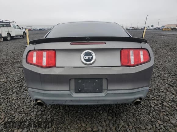 ✅ 2010 Ford Mustang GT • VIN: 1ZVBP8CH1A5177095 • Lot: 91042635. Wystawiony na Copart z przebiegiem 140 625 mil. Bezpłatny archiwum sprzedaży aukcyjnych z USA i szczegółowy raport historii pojazdu na DreamBid. Zdjęcie 6.