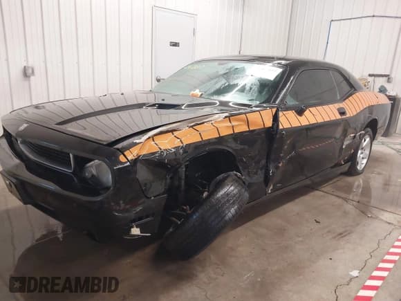 ✅ 2010 Dodge Challenger SE • VIN: 2B3CJ4DV7AH208334 • Lot: 41367327. Wystawiony na IAAI z przebiegiem 226 748 mil. Bezpłatny archiwum sprzedaży aukcyjnych z USA i szczegółowy raport historii pojazdu na DreamBid. Zdjęcie 2.