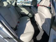 ✅ 2017 Hyundai Sonata Sport • VIN: 5NPE34AF9HH582931 • Lot: 90838595. Wystawiony na Copart z przebiegiem 70 576 mil. Bezpłatny archiwum sprzedaży aukcyjnych z USA i szczegółowy raport historii pojazdu na DreamBid. Zdjęcie 10.