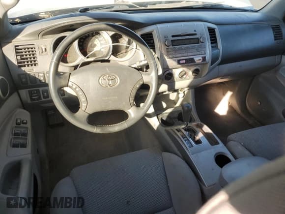 ✅ 2011 Toyota Tacoma • VIN: 3TMLU4EN2BM065428 • Lot: 86501835. Listed on Copart with 122,838 mi. Free auction sales archive from the USA and detailed vehicle history report at DreamBid. Image 8.