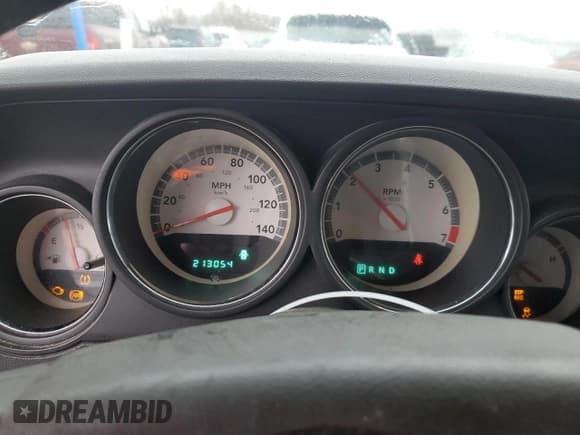 ✅ 2010 Dodge Challenger SE • VIN: 2B3CJ4DVXAH121351 • Lot: 80399244. Wystawiony na Copart z przebiegiem 213 054 mil. Bezpłatny archiwum sprzedaży aukcyjnych z USA i szczegółowy raport historii pojazdu na DreamBid. Zdjęcie 9.