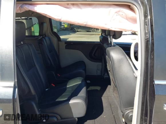 ✅ 2016 Chrysler Town & Country Touring • VIN: 2C4RC1BGXGR189433 • Lot: 43347013. Wystawiony na IAAI z przebiegiem 155 045 mil. Bezpłatny archiwum sprzedaży aukcyjnych z USA i szczegółowy raport historii pojazdu na DreamBid. Zdjęcie 8.