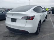 ✅ 2024 Tesla Model Y • VIN: 7SAYGDED6RF166543 • Лот: 41713362. Опубликован ранее на IAAI с пробегом Не указан. Бесплатный доступ к архиву аукционных продаж из США и подробный отчёт об истории автомобиля на DreamBid. Изображение 4.