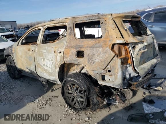 ✅ 2017 GMC Acadia SLT • VIN: 1GKKNMLA4HZ114701 • Lot: 46483025. Listed on Copart with Not provided. Free auction sales archive from the USA and detailed vehicle history report at DreamBid. Image 2.