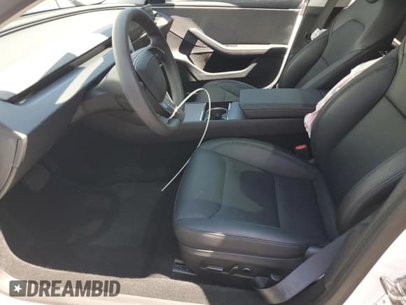 ✅ 2024 Tesla Model 3 • VIN: 5YJ3E1EA8RF862502 • Lot: 58070265. Wystawiony na Copart z przebiegiem 9 554 mil. Bezpłatny archiwum sprzedaży aukcyjnych z USA i szczegółowy raport historii pojazdu na DreamBid. Zdjęcie 7.