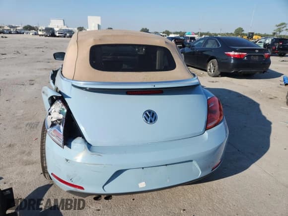 ✅ 2013 Volkswagen Beetle 2.5L • VIN: 3VW5X7AT7DM831918 • Лот: 84798355. Опубликован ранее на Copart с пробегом Не указан. Бесплатный доступ к архиву аукционных продаж из США и подробный отчёт об истории автомобиля на DreamBid. Изображение 6.