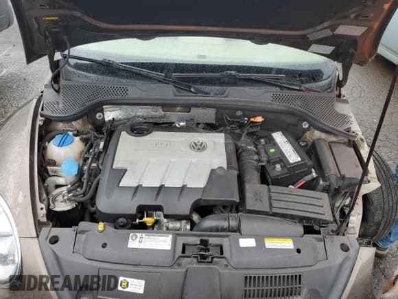 ✅ 2014 Volkswagen Beetle 2.0L TDI • VIN: 3VWJL7AT4EM636614 • Lot: 47671395. Listed on Copart with Not provided. Free auction sales archive from the USA and detailed vehicle history report at DreamBid. Image 11.