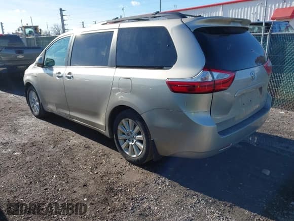 ✅ 2016 Toyota Sienna XLE • VIN: 5TDDK3DCXGS131008 • Лот: 43685144. Опубликован ранее на IAAI с пробегом 195 536 миль. Бесплатный доступ к архиву аукционных продаж из США и подробный отчёт об истории автомобиля на DreamBid. Изображение 3.