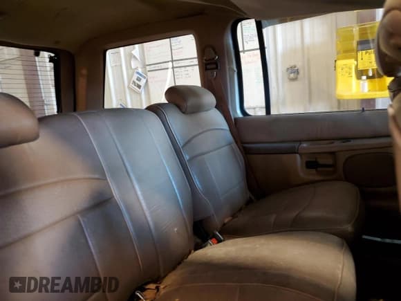 ✅ 1996 Ford Explorer XLT • VIN: 1FMDU32P0TZB87284 • Lot: 82184024. Wystawiony na Copart z przebiegiem 117 882 mil. Bezpłatny archiwum sprzedaży aukcyjnych z USA i szczegółowy raport historii pojazdu na DreamBid. Zdjęcie 11.