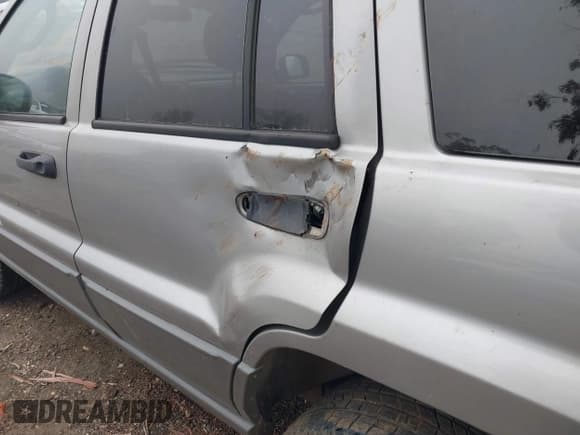 ✅ 2002 Jeep Grand Cherokee • VIN: 1J8GX48S42C147018 • Lot: 43589496. Listed on IAAI with 192,014 mi. Free auction sales archive from the USA and detailed vehicle history report at DreamBid. Image 6.