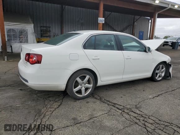 ✅ 2009 Volkswagen Jetta TDI • VIN: 3VWRL71K09M150480 • Лот: 82251595. Опубликован ранее на Copart с пробегом 104 040 миль. Бесплатный доступ к архиву аукционных продаж из США и подробный отчёт об истории автомобиля на DreamBid. Изображение 3.