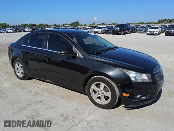 ✅ 2014 Chevrolet Cruze 2LT • VIN: 1G1PE5SB4E7282386 • Lot: 57478545. Listed on Copart with 103,945 mi. Free auction sales archive from the USA and detailed vehicle history report at DreamBid. Image 4.