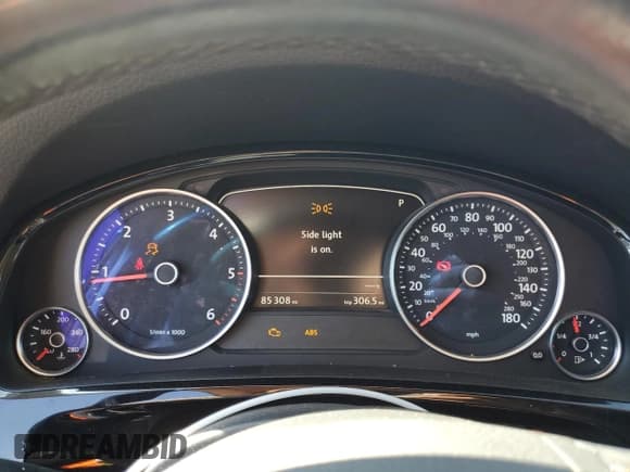 ✅ 2016 Volkswagen Touareg Sport • VIN: WVGEP9BPXGD006872 • Lot: 72054935. Wystawiony na Copart z przebiegiem 85 308 mil. Bezpłatny archiwum sprzedaży aukcyjnych z USA i szczegółowy raport historii pojazdu na DreamBid. Zdjęcie 9.