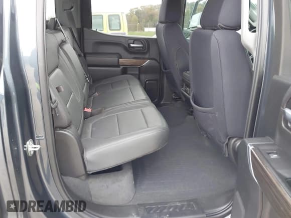 ✅ 2021 Chevrolet Silverado 1500 LT Trail Boss • VIN: 1GCPYFED2MZ187135 • Lot: 40942637. Wystawiony na IAAI z przebiegiem 95 100 mil. Bezpłatny archiwum sprzedaży aukcyjnych z USA i szczegółowy raport historii pojazdu na DreamBid. Zdjęcie 8.