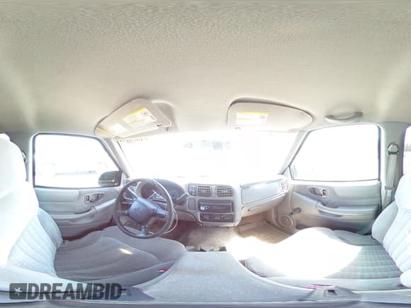 ✅ 2001 Chevrolet Blazer LS • VIN: 1GNDT13W71K230422 • Lot: 54924005. Wystawiony na Copart z przebiegiem 171 035 mil. Bezpłatny archiwum sprzedaży aukcyjnych z USA i szczegółowy raport historii pojazdu na DreamBid. Zdjęcie 15.