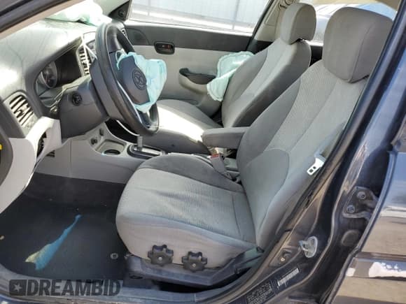 ✅ 2008 Hyundai Accent GLS • VIN: KMHCN46C98U243362 • Лот: 53572565. Опубликован ранее на Copart с пробегом 192 980 миль. Бесплатный доступ к архиву аукционных продаж из США и подробный отчёт об истории автомобиля на DreamBid. Изображение 7.