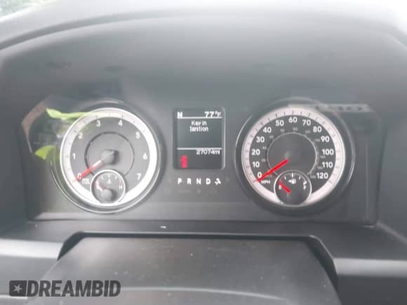 2024 Ram 1500 SLT z VIN 1C6RR6GG2RS135931, wystawiony jako IAAI lot #42509523 z przebiegiem 27 074 mil mil oraz . Historia ofert i sprzedaży dostępna na DreamBid. Obrazek 7.