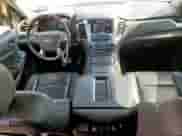 2019 Chevrolet Tahoe Premier z VIN 1GNSKCKJ6KR109319, wystawiony jako Copart lot #60488715 z przebiegiem 96 580 mil mil oraz Szkoda całkowita • Salvage title. Historia ofert i sprzedaży dostępna na DreamBid. Obrazek 8.