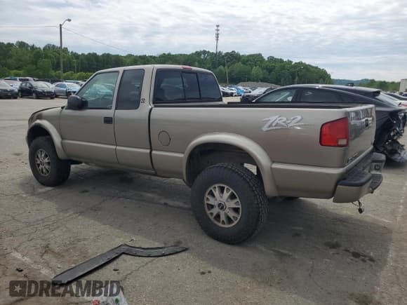 ✅ 2003 GMC Sonoma SLS • VIN: 1GTCT19X938201721 • Lot: 56011695. Listed on Copart with Not provided. Free auction sales archive from the USA and detailed vehicle history report at DreamBid. Image 2.