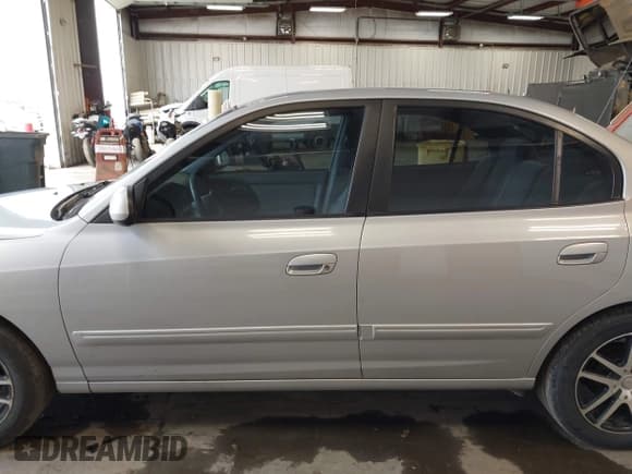 ✅ 2006 Hyundai Elantra GLS • VIN: KMHDN46D66U377580 • Lot: 42396944. Wystawiony na IAAI z przebiegiem 183 872 mil. Bezpłatny archiwum sprzedaży aukcyjnych z USA i szczegółowy raport historii pojazdu na DreamBid. Zdjęcie 14.