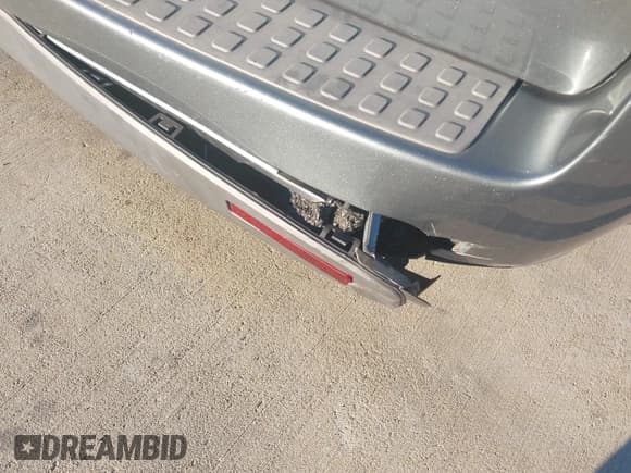 ✅ 2007 Saturn VUE V6 • VIN: 5GZCZ53427S862115 • Lot: 43649192. Wystawiony na IAAI z przebiegiem 122 912 mil. Bezpłatny archiwum sprzedaży aukcyjnych z USA i szczegółowy raport historii pojazdu na DreamBid. Zdjęcie 13.