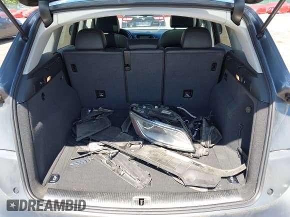 ✅ 2014 Audi Q5 Premium Plus • VIN: WA1DGAFP6EA121652 • Lot: 42209686. Wystawiony na IAAI z przebiegiem 148 198 mil. Bezpłatny archiwum sprzedaży aukcyjnych z USA i szczegółowy raport historii pojazdu na DreamBid. Zdjęcie 22.