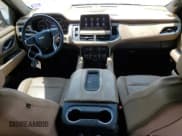 ✅ 2021 Chevrolet Suburban Premier • VIN: 1GNSCFKD7MR197552 • Lot: 62553504. Wystawiony na Copart z przebiegiem 51 613 mil. Bezpłatny archiwum sprzedaży aukcyjnych z USA i szczegółowy raport historii pojazdu na DreamBid. Zdjęcie 8.