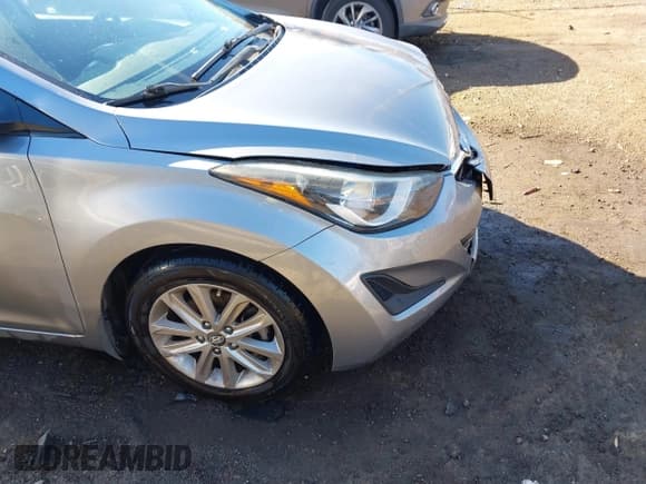 ✅ 2015 Hyundai Elantra SE • VIN: 5NPDH4AE6FH601310 • Lot: 43604408. Listed on IAAI with 91,970 mi. Free auction sales archive from the USA and detailed vehicle history report at DreamBid. Image 18.