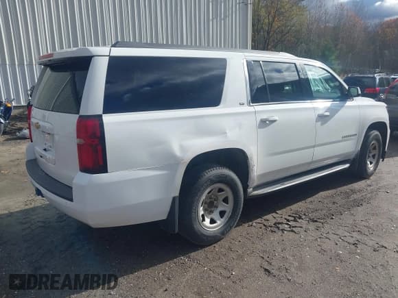 ✅ 2016 Chevrolet Suburban Commercial • VIN: 1GNSKKEC0GR427659 • Lot: 43647762. Wystawiony na IAAI z przebiegiem Nie podano. Bezpłatny archiwum sprzedaży aukcyjnych z USA i szczegółowy raport historii pojazdu na DreamBid. Zdjęcie 4.