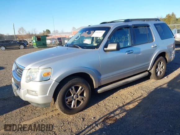 ✅ 2010 Ford Explorer XLT • VIN: 1FMEU7DE1AUA79256 • Лот: 43626952. Опубликован ранее на IAAI с пробегом 158 088 миль. Бесплатный доступ к архиву аукционных продаж из США и подробный отчёт об истории автомобиля на DreamBid. Изображение 2.