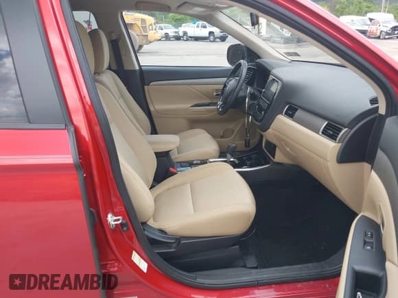 ✅ 2018 Mitsubishi Outlander ES • VIN: JA4AZ3A38JZ070924 • Лот: 42712111. Опубликован ранее на IAAI с пробегом 35 691 миль. Бесплатный доступ к архиву аукционных продаж из США и подробный отчёт об истории автомобиля на DreamBid. Изображение 5.