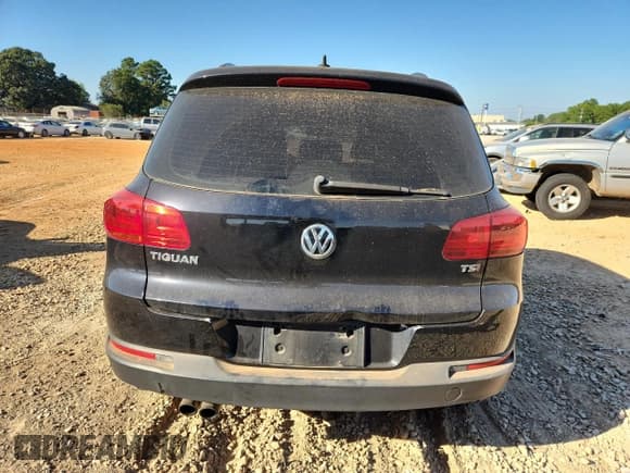 ✅ 2017 Volkswagen Tiguan S • VIN: WVGAV7AX3HK000564 • Lot: 84977815. Listed on Copart with 171,229 mi. Free auction sales archive from the USA and detailed vehicle history report at DreamBid. Image 6.