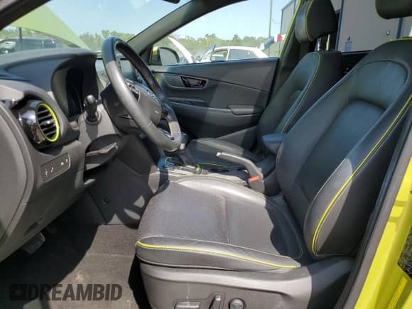 2019 Hyundai Kona Limited z VIN KM8K33A50KU262720, wystawiony jako Copart lot #57746893 z przebiegiem 24 686 mil mil oraz . Historia ofert i sprzedaży dostępna na DreamBid. Obrazek 7.