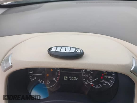 ✅ 2015 Nissan Pathfinder S • VIN: 5N1AR2MN3FC609145 • Lot: 42765470. Listed on IAAI with 171,533 mi. Free auction sales archive from the USA and detailed vehicle history report at DreamBid. Image 11.