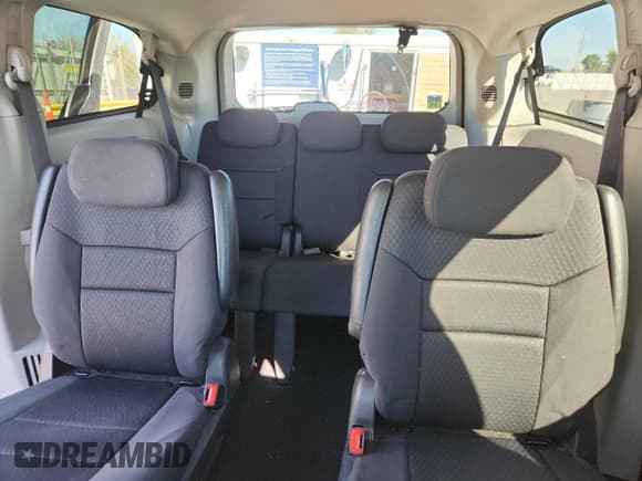 ✅ 2010 Dodge Grand Caravan SXT • VIN: 2D4RN5D11AR482917 • Лот: 89740315. Опубликован ранее на Copart с пробегом 249 343 миль. Бесплатный доступ к архиву аукционных продаж из США и подробный отчёт об истории автомобиля на DreamBid. Изображение 10.