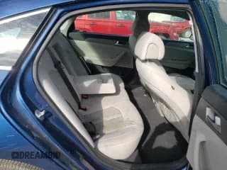 ✅ 2017 Hyundai Sonata SE • VIN: 5NPE24AF9HH591633 • Лот: 53738982. Опубликован ранее на Copart с пробегом 85 782 миль. Бесплатный доступ к архиву аукционных продаж из США и подробный отчёт об истории автомобиля на DreamBid. Изображение 6.