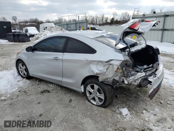 ✅ 2013 Hyundai Elantra SE • VIN: KMHDH6AE4DU018471 • Lot: 88840905. Wystawiony na Copart z przebiegiem 100 836 mil. Bezpłatny archiwum sprzedaży aukcyjnych z USA i szczegółowy raport historii pojazdu na DreamBid. Zdjęcie 2.