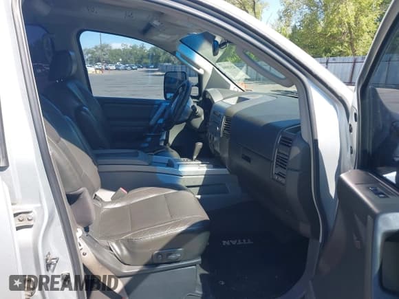 ✅ 2005 Nissan Titan LE • VIN: 1N6AA07B05N502426 • Lot: 42970990. Listed on IAAI with 193,882 mi. Free auction sales archive from the USA and detailed vehicle history report at DreamBid. Image 5.