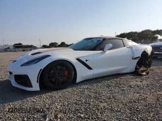 2016 Chevrolet Corvette Z51 3LT z VIN 1G1YM2D79G5117981, wystawiony jako Copart lot #67647845 z przebiegiem 68 751 mil mil oraz Szkoda całkowita • Salvage title. Historia ofert i sprzedaży dostępna na DreamBid. Obrazek 1.