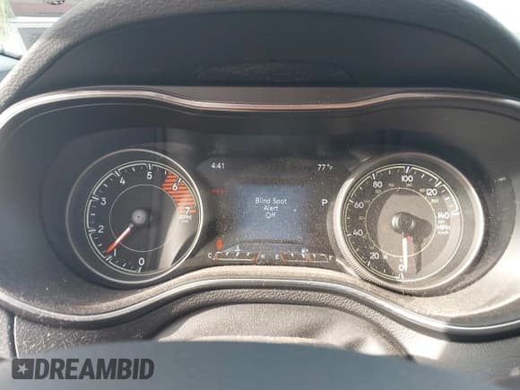 ✅ 2022 Jeep Cherokee Latitude Lux • VIN: 1C4PJMMN1ND514383 • Lot: 43303360. Wystawiony na IAAI z przebiegiem 25 467 mil. Bezpłatny archiwum sprzedaży aukcyjnych z USA i szczegółowy raport historii pojazdu na DreamBid. Zdjęcie 7.