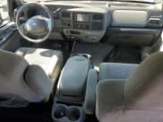 ✅ 2001 Ford Excursion XLT • VIN: 1FMNU41S11EC37131 • Lot: 52446135. Wystawiony na Copart z przebiegiem 259 619 mil. Bezpłatny archiwum sprzedaży aukcyjnych z USA i szczegółowy raport historii pojazdu na DreamBid. Zdjęcie 8.