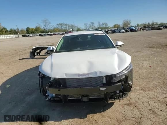 ✅ 2025 Kia K4 LX • VIN: 3KPFT4DE7SE161292 • Lot: 86628535. Listed on Copart with 3,799 mi. Free auction sales archive from the USA and detailed vehicle history report at DreamBid. Image 14.